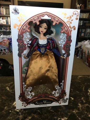 Thanks to Sorcerer access, was able to get this beautiful Snow White doll at the Disney Store Pavilion