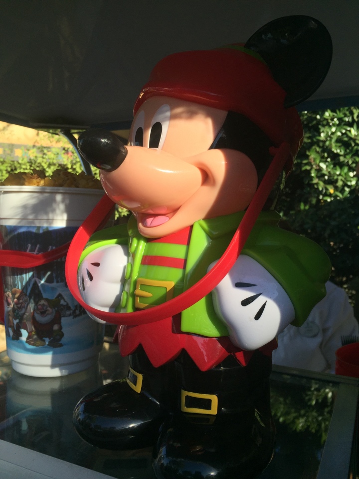 Holiday popcorn Mickey! So cute.